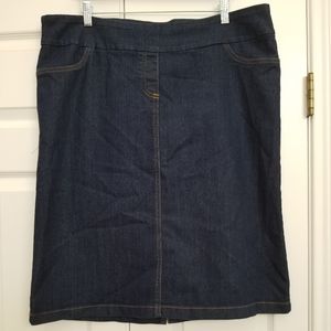 Stretch denim skirt